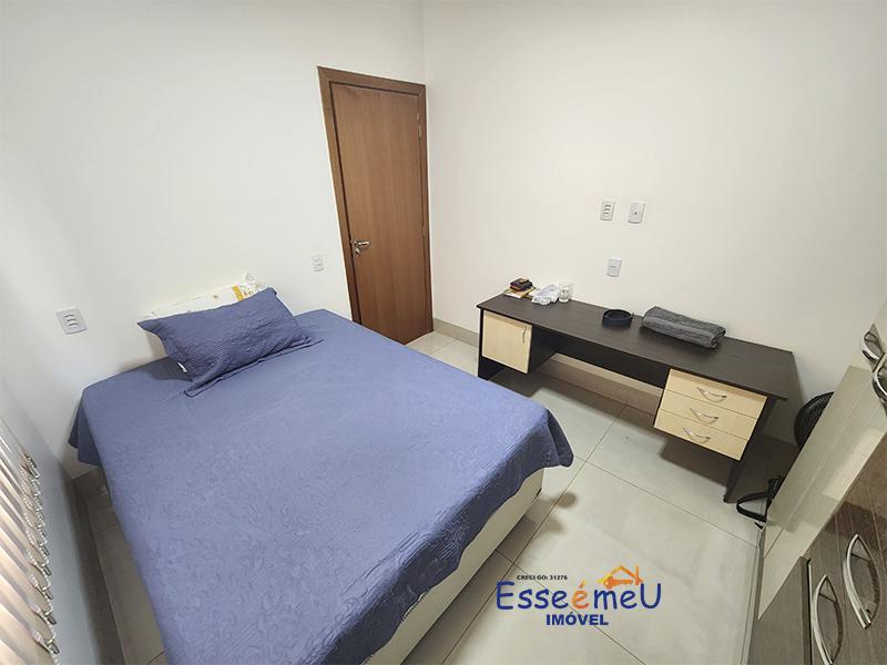 Bonita casa possui 254 metros quadrados com 3 quartos, uma suíte St. Santos Dumont - Goiânia - GO
