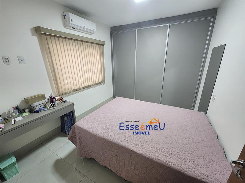 Bonita casa possui 254 metros quadrados com 3 quartos, uma suíte St. Santos Dumont - Goiânia - GO