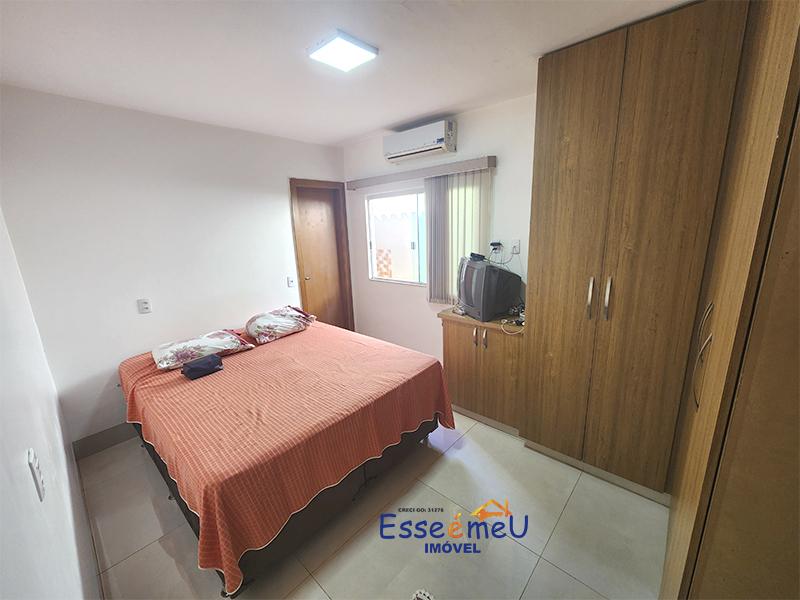 Bonita casa possui 254 metros quadrados com 3 quartos, uma suíte St. Santos Dumont - Goiânia - GO