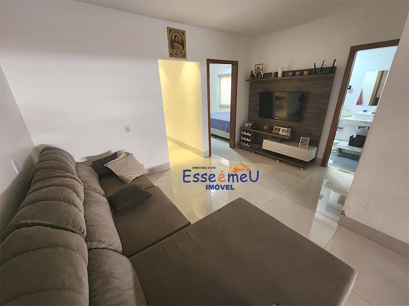 Bonita casa possui 254 metros quadrados com 3 quartos, uma suíte St. Santos Dumont - Goiânia - GO