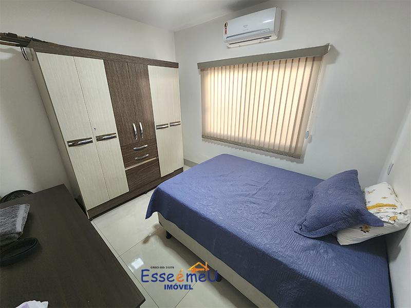 Bonita casa possui 254 metros quadrados com 3 quartos, uma suíte St. Santos Dumont - Goiânia - GO