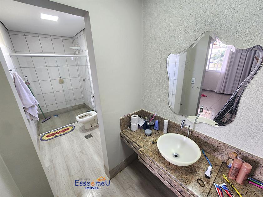 Casa de condomínio sobrado para venda possui 398 metros quadrados com 3 quartos