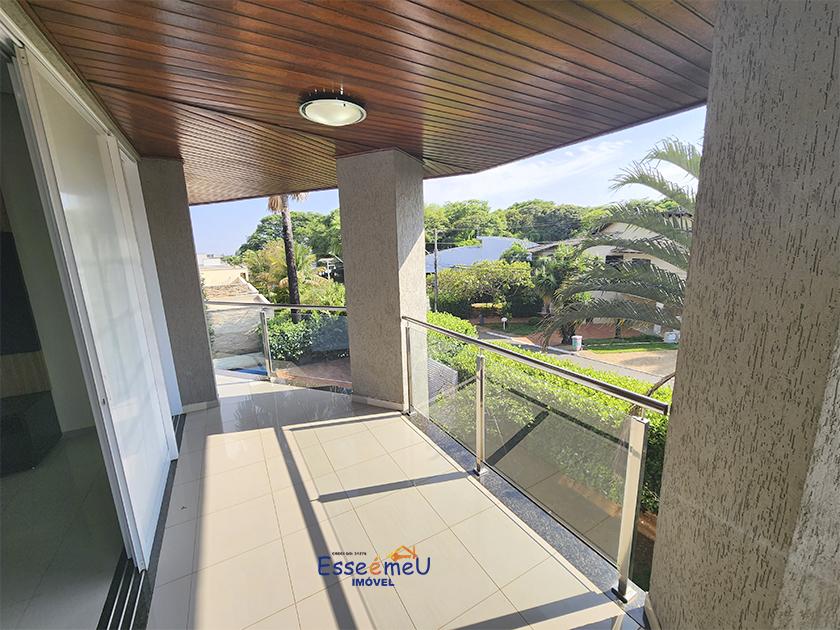Casa de condomínio sobrado para venda possui 398 metros quadrados com 3 quartos