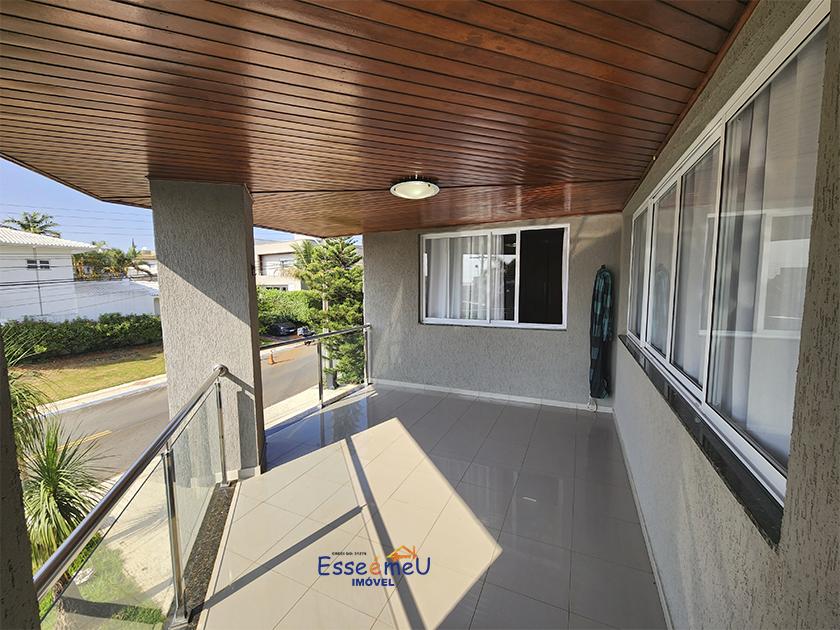 Casa de condomínio sobrado para venda possui 398 metros quadrados com 3 quartos