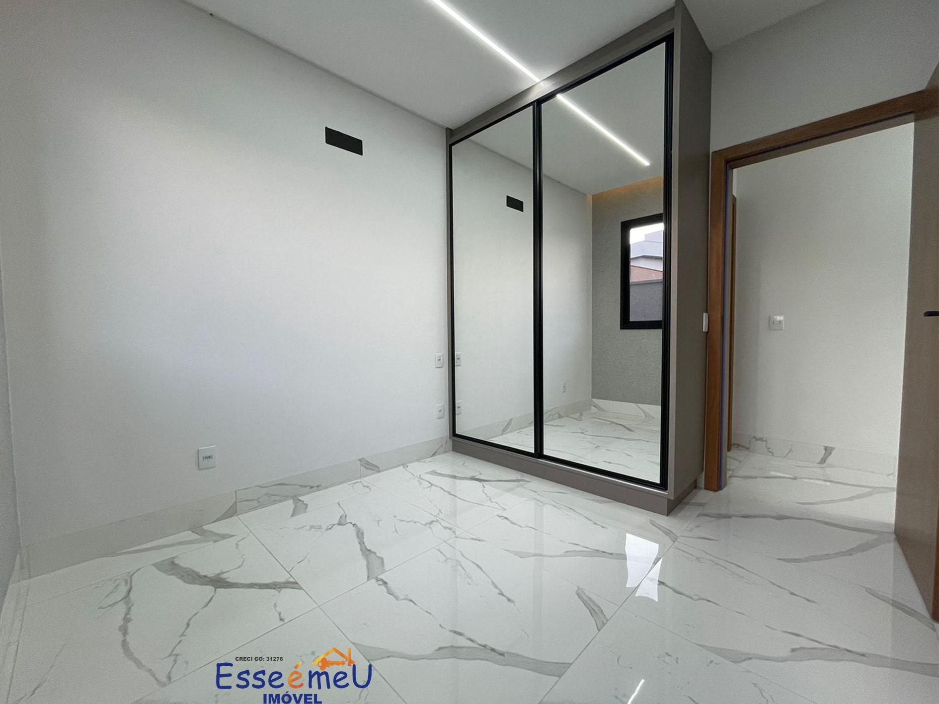 Linda Casa no Parqueville Pinheiros, com 3 suítes plenas, área gourmet com churrasqueira e piscina.