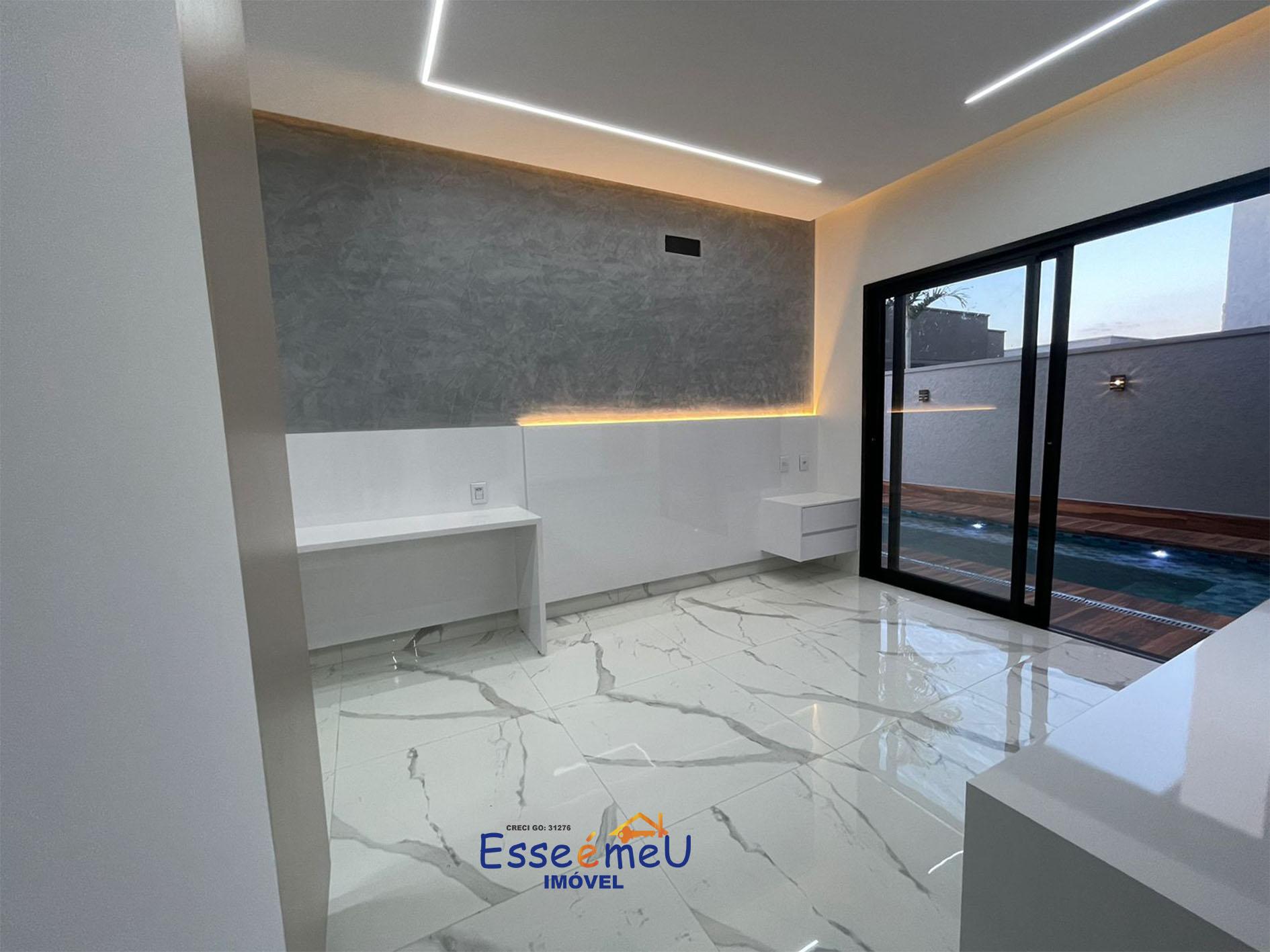 Linda Casa no Parqueville Pinheiros, com 3 suítes plenas, área gourmet com churrasqueira e piscina.