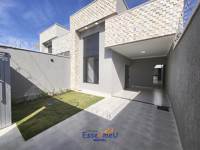 Linda casa pé direito duplo, 3 quartos com suíte em Residencial Petrópolis - Goiânia - GO