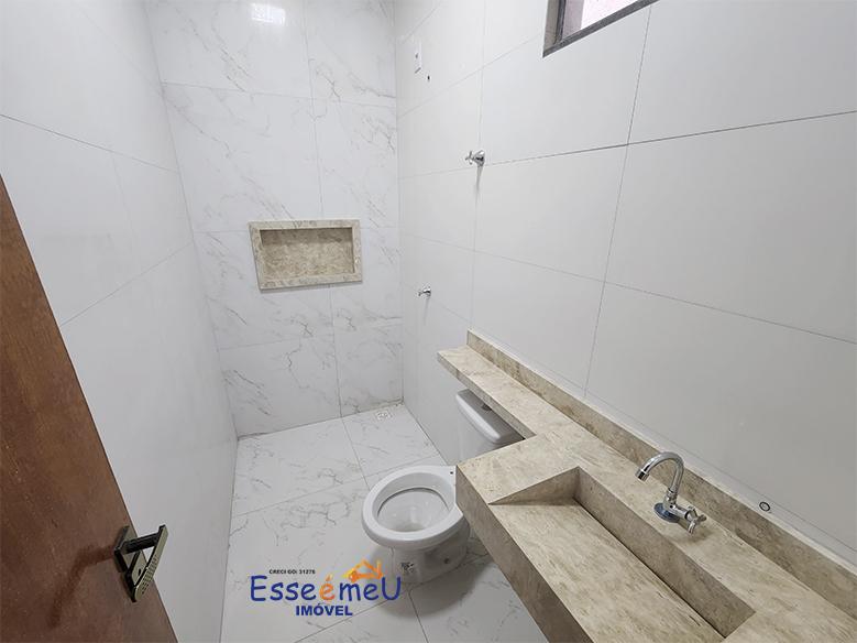 Linda casa pé direito duplo, 3 quartos com suíte em Residencial Petrópolis - Goiânia - GO