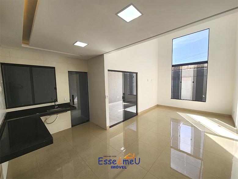 Linda casa pé direito duplo, 3 quartos com suíte em Residencial Petrópolis - Goiânia - GO