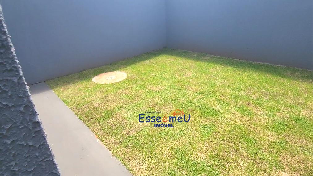 Linda casa Setor Jardim Clarissa pé direito duplo, 2 quartos, uma suíte e quintal grande