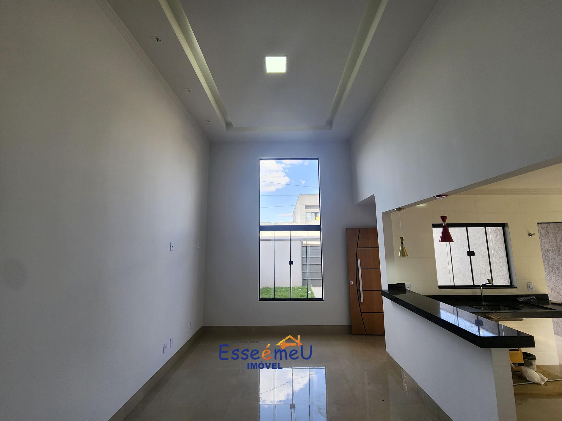 Linda casa Setor Santos Dumont, 3 quartos com suítee garagem para 2 carros