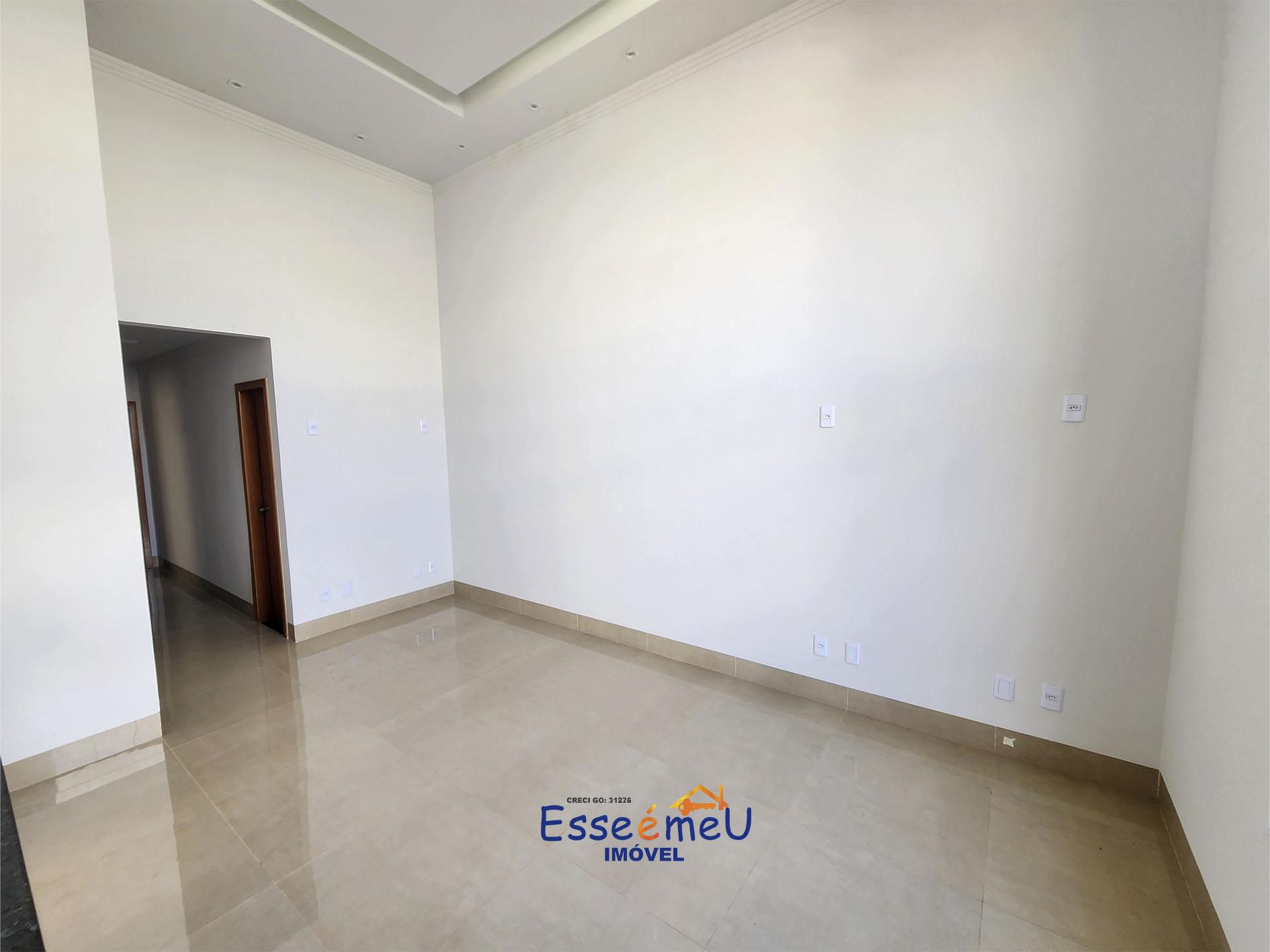 Linda casa Setor Santos Dumont, 3 quartos com suítee garagem para 2 carros