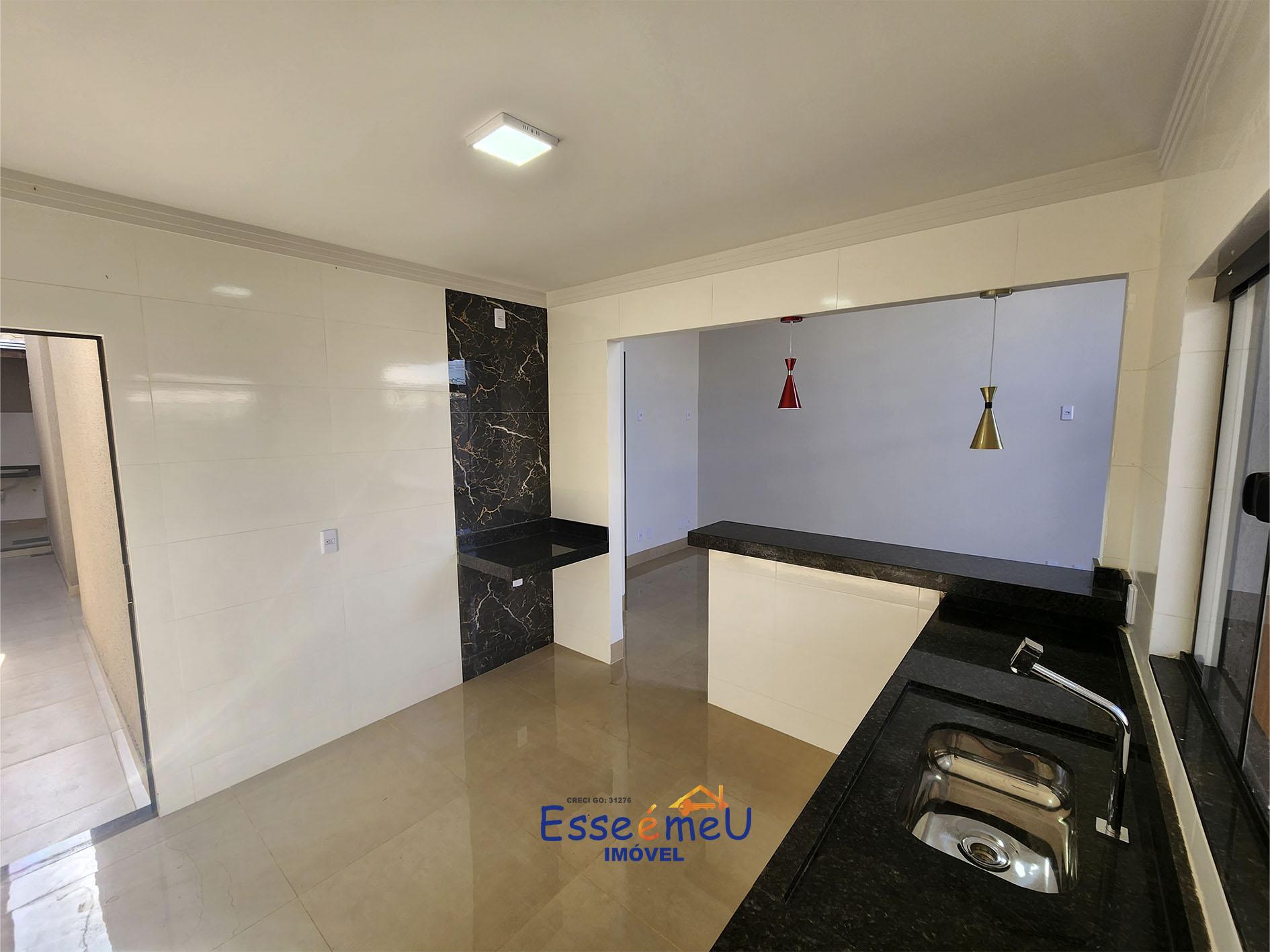 Linda casa Setor Santos Dumont, 3 quartos com suítee garagem para 2 carros