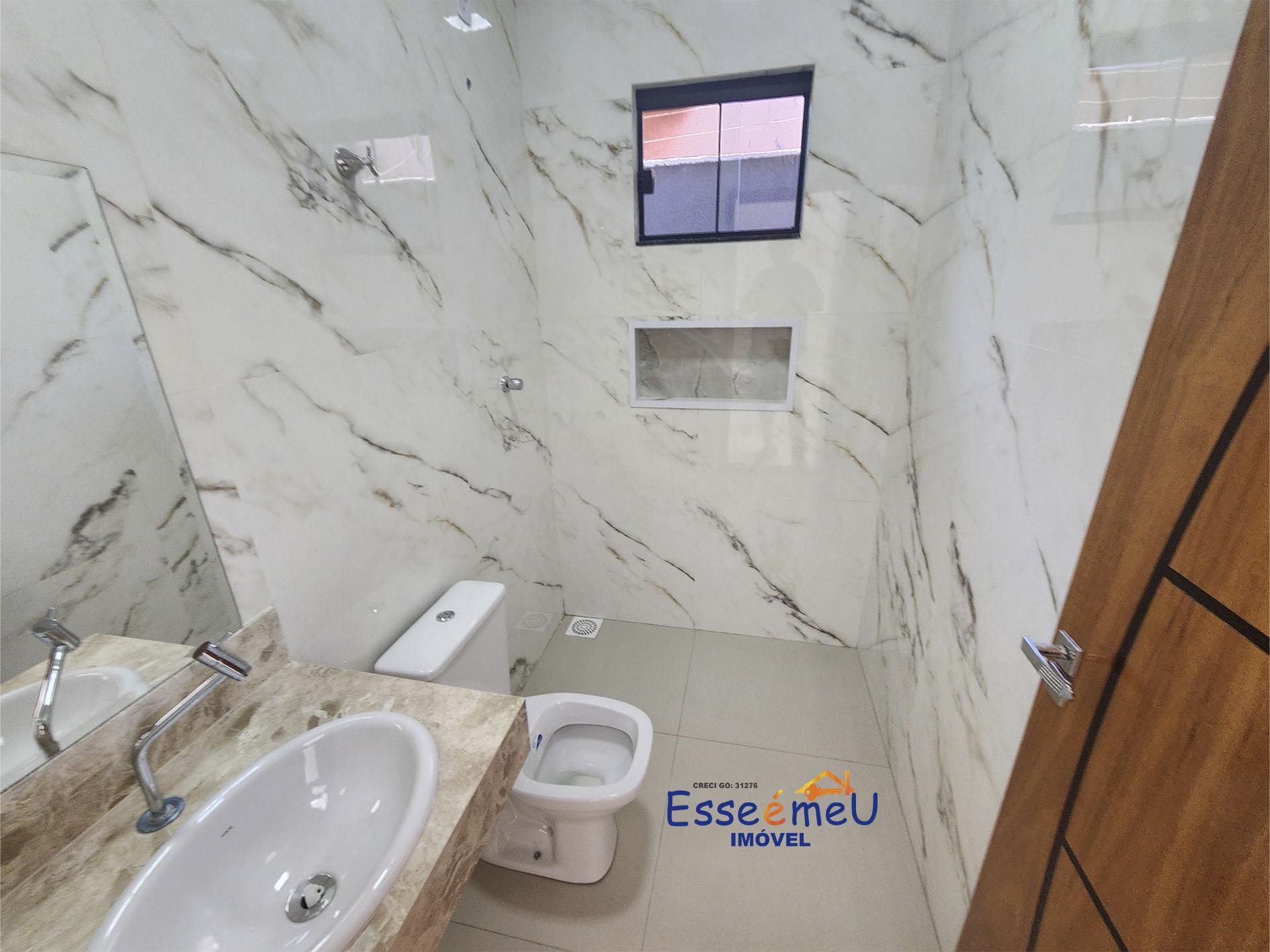 Linda Casa Setor Santos Dumont , 3 quartos, uma suíte, acabamento de luxo próximo ao Portal Shopping