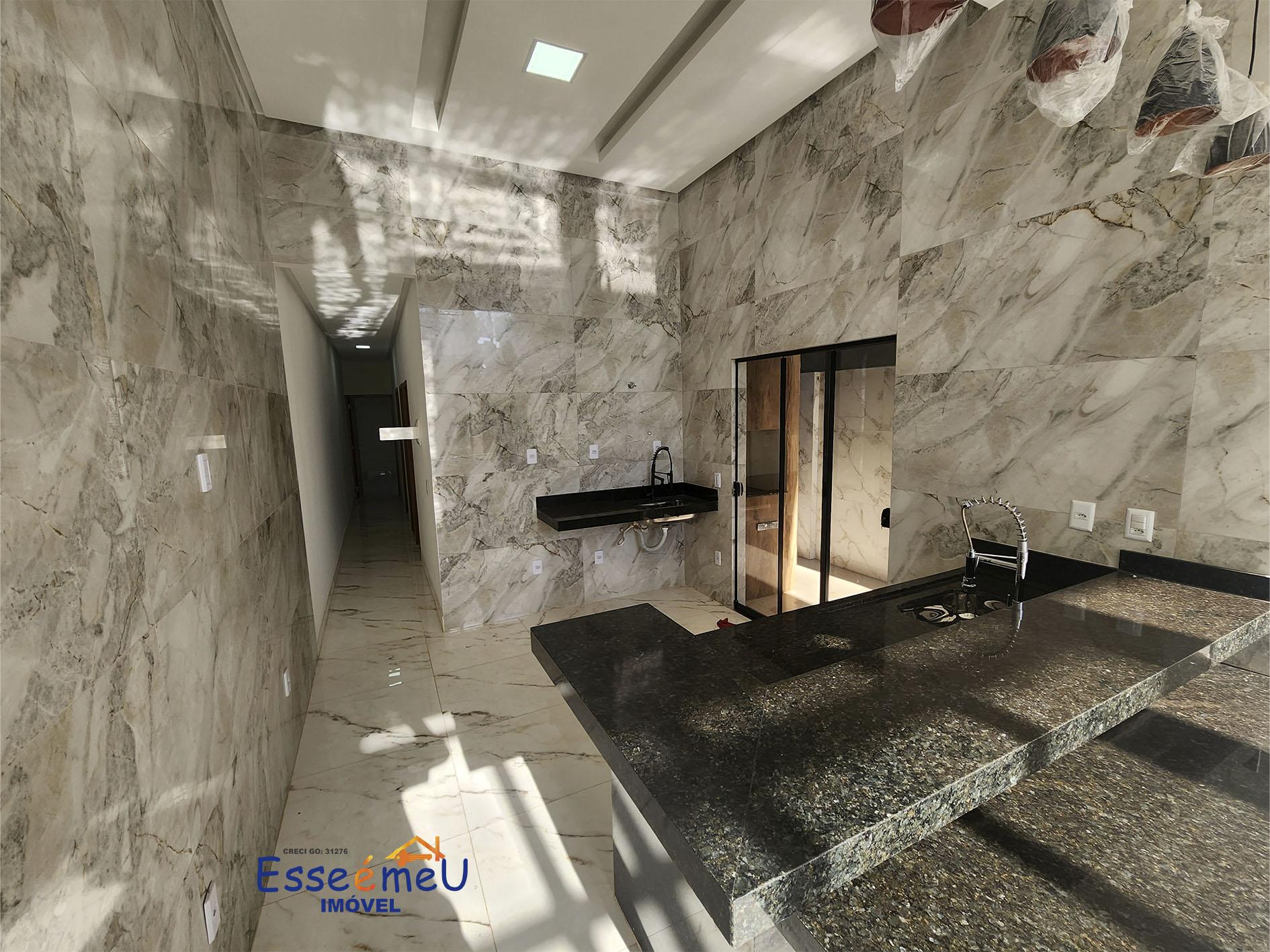 Linda Casa Setor Santos Dumont , 3 quartos, uma suíte, acabamento de luxo próximo ao Portal Shopping