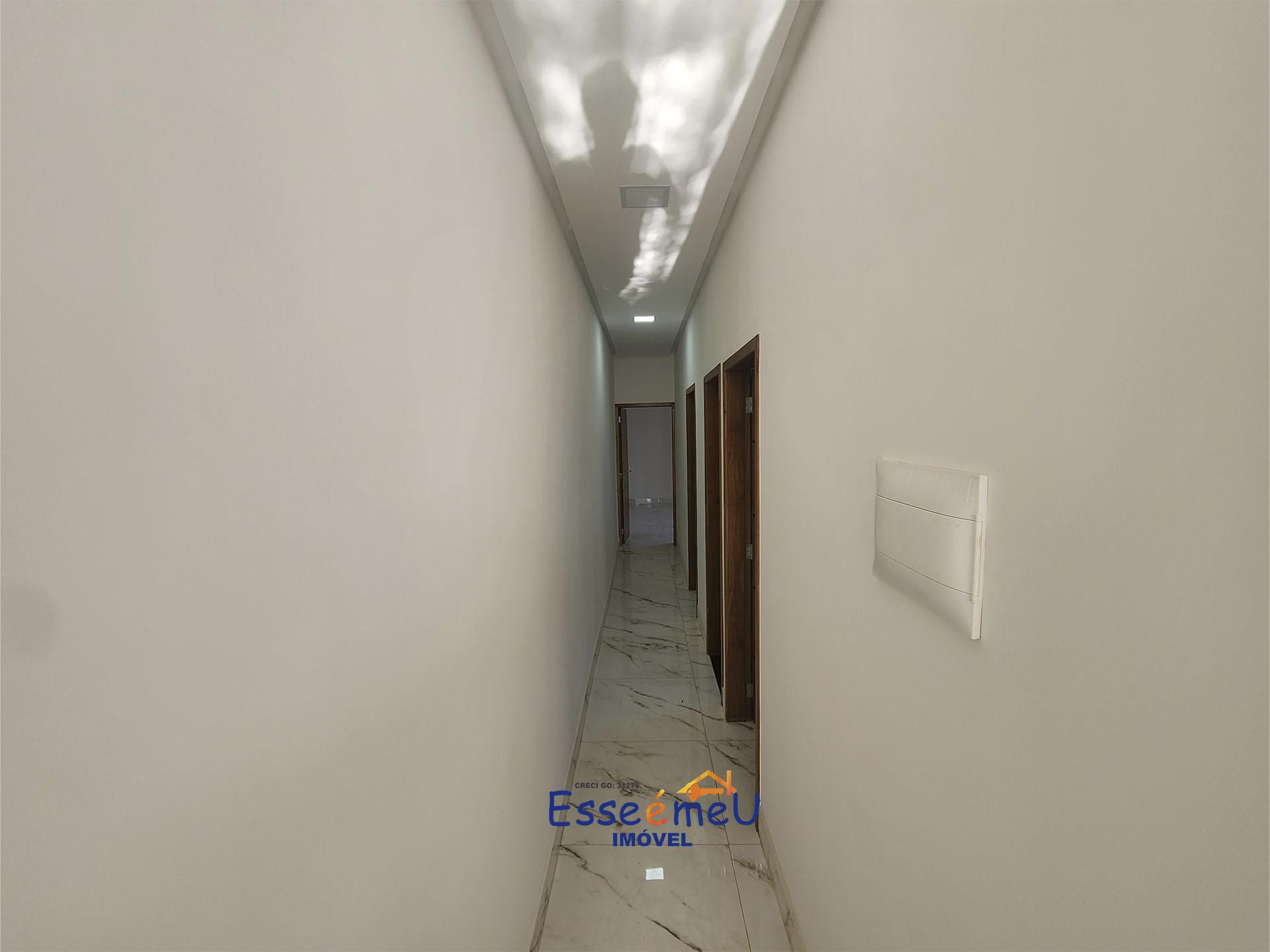 Linda Casa Setor Santos Dumont , 3 quartos, uma suíte, acabamento de luxo próximo ao Portal Shopping