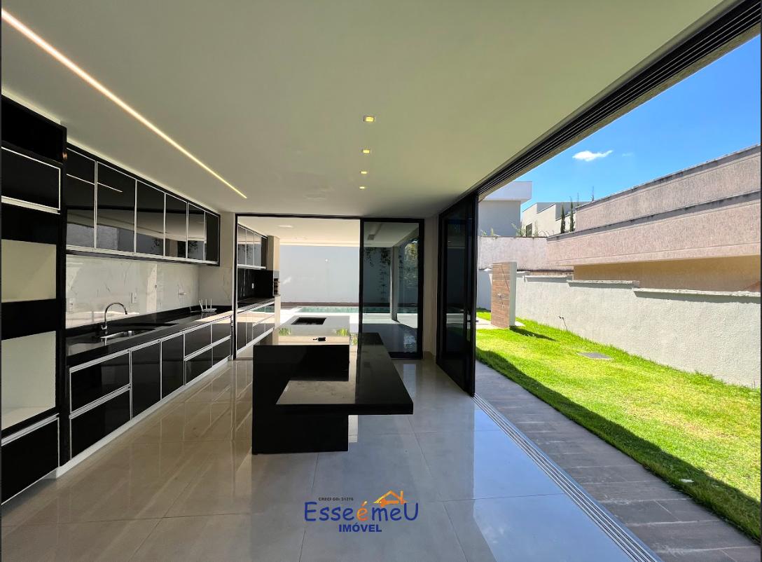 Linda Casa térrea Condomínio do Lago, 4 quartos, 3 suítes plenas, piscina aquecida