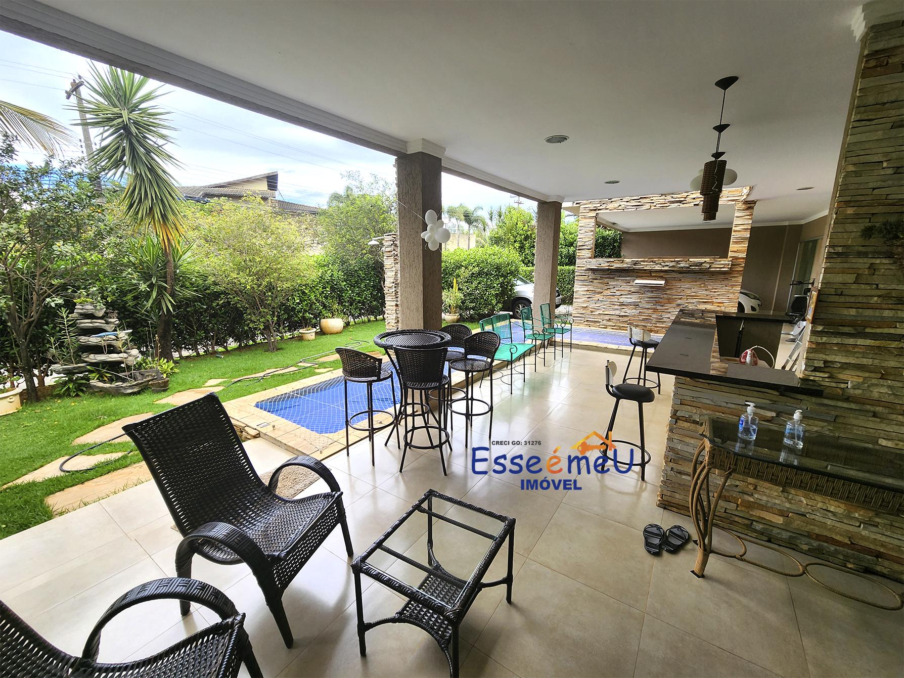 Lindo Sobrado arquitetura moderna Condomínio Jardins Madri de frente para mata, 487,50 m2 de lote