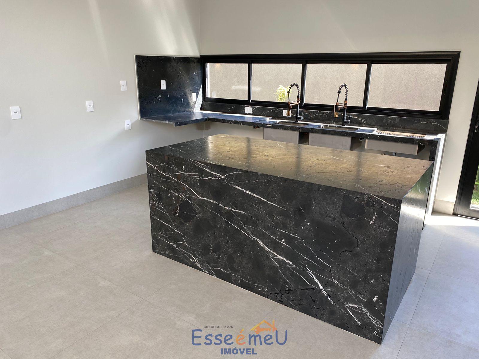SOBRADO 3Q SUITES PLENAS – JARDINS MADRI 406,25m²